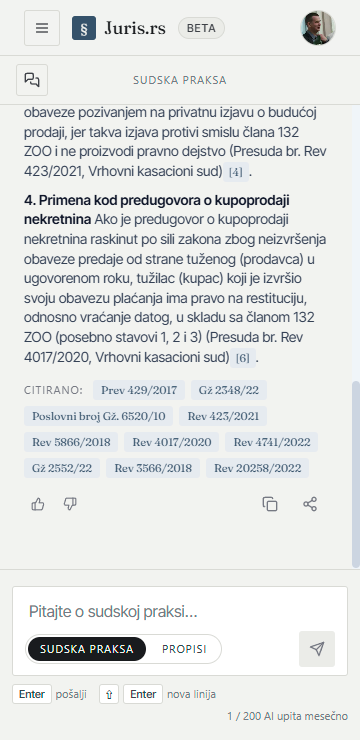 Traka sa akcijama ispod odgovora asistenta — palčevi levo, kopiraj i podeli desno